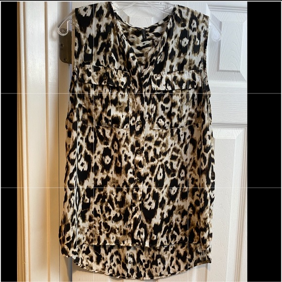 Sleeveless top from Maurice’s - Picture 1 of 3